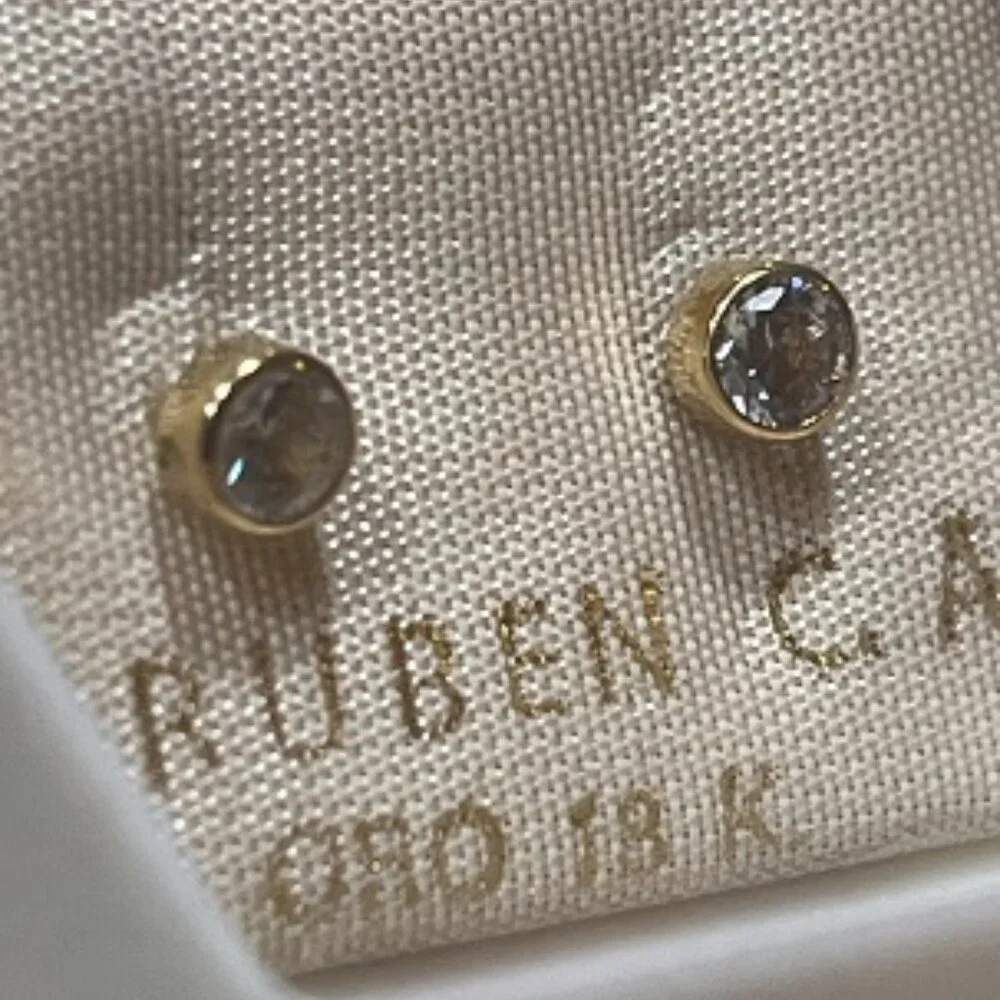 NWT Small 18K Gold with Zirconia Stone Earrings Stud from Venezuela